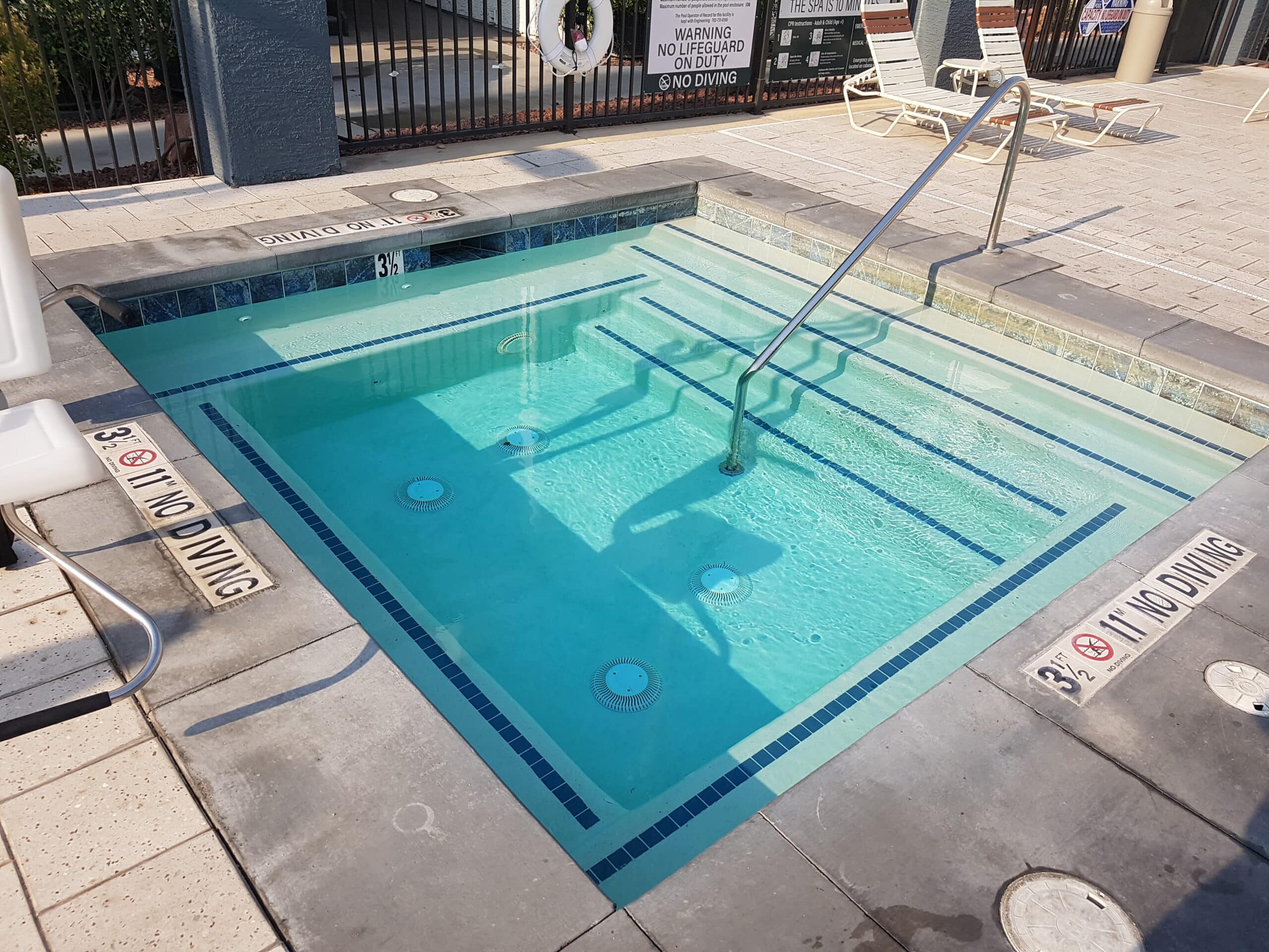 Tiny pool jacuzzi Las Vegas