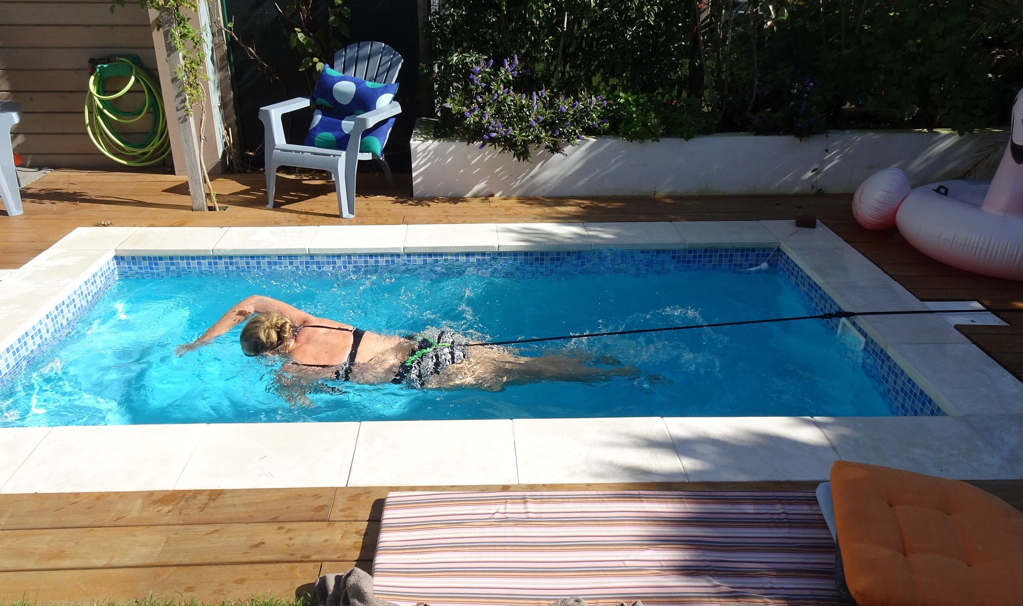 Nicole Bouwt zwembad zwemelastiek plunge Klusvrouw